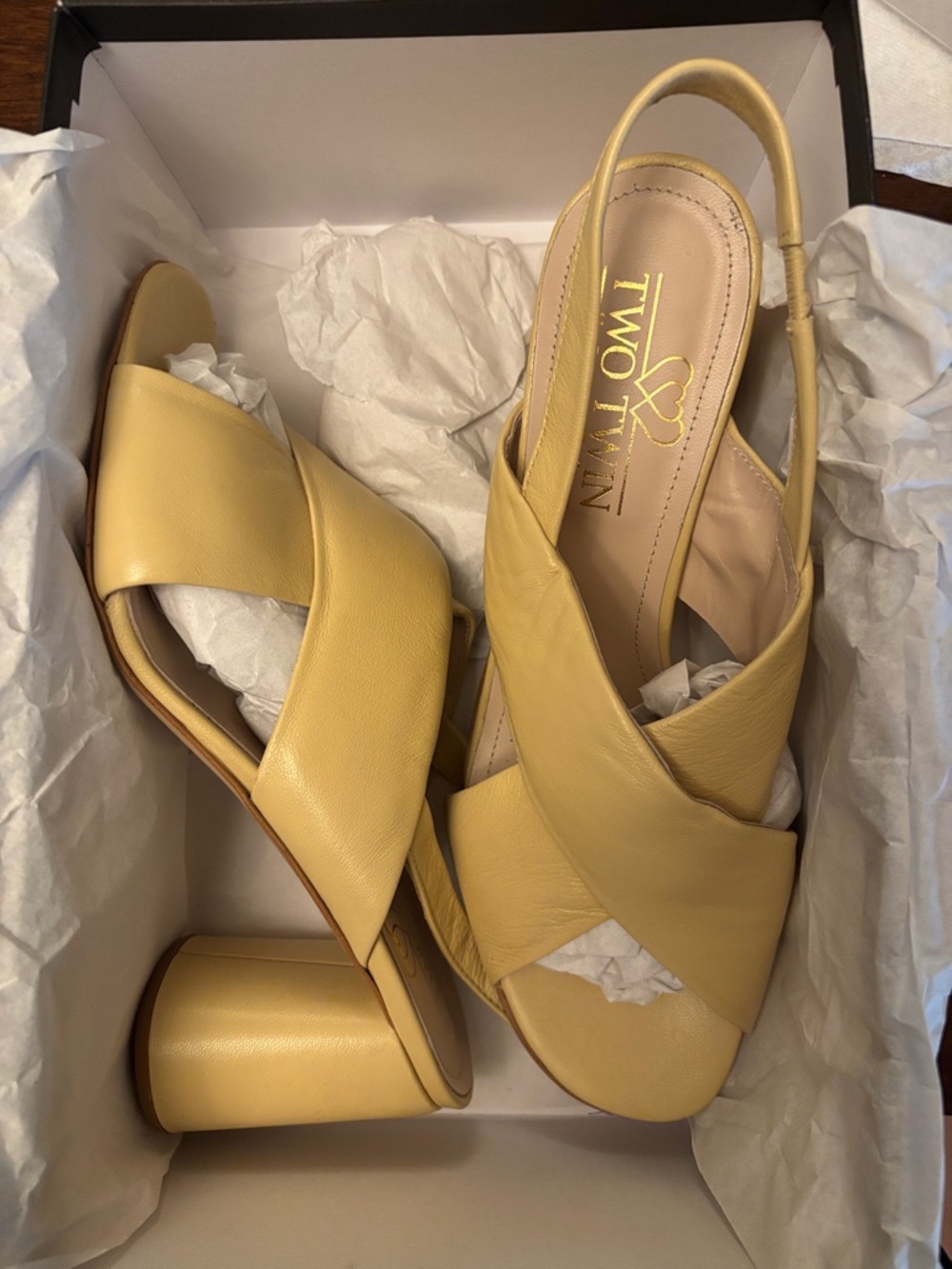 NEW Two Twin Hearts yellow nappa Slingback Block Heels